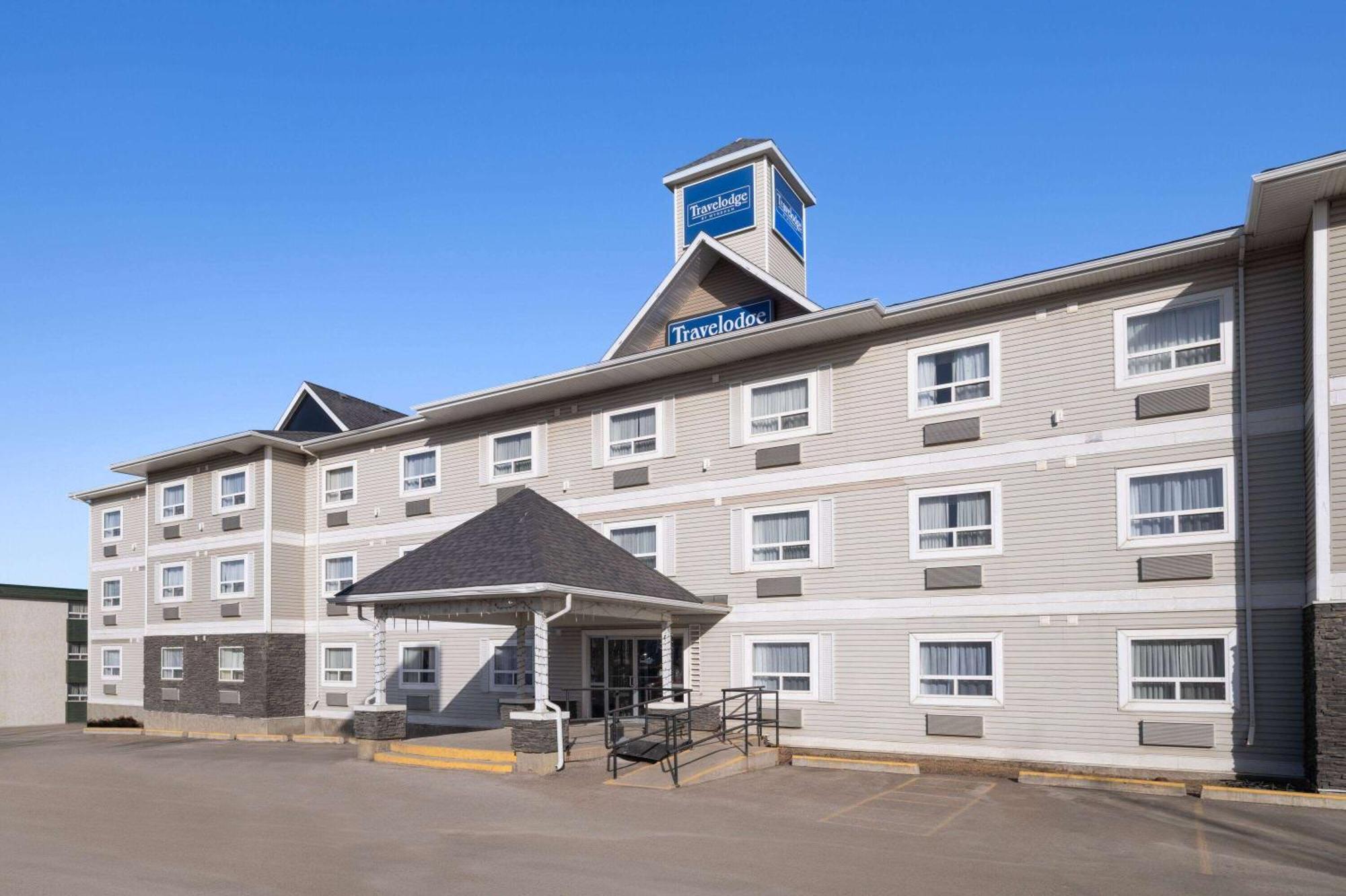 Travelodge By Wyndham Fort Mcmurray Exterior foto
